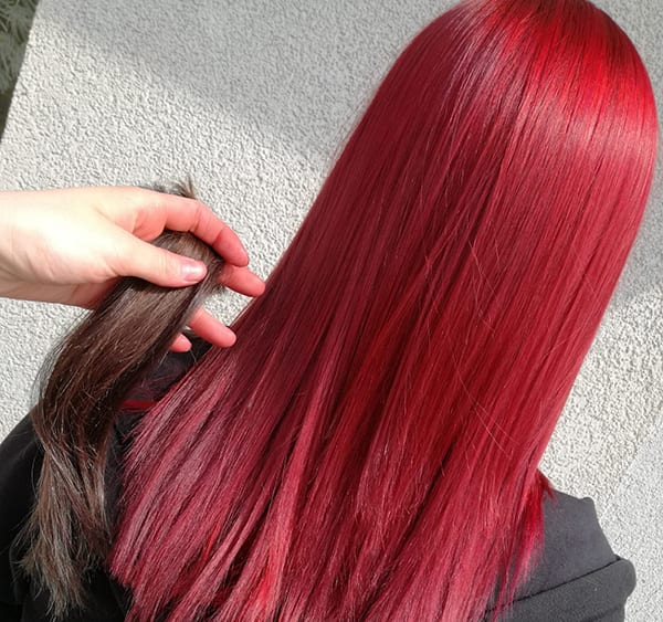 Elegantes Haarstyling mit Locken vom Friseursalon in Gleisdorf